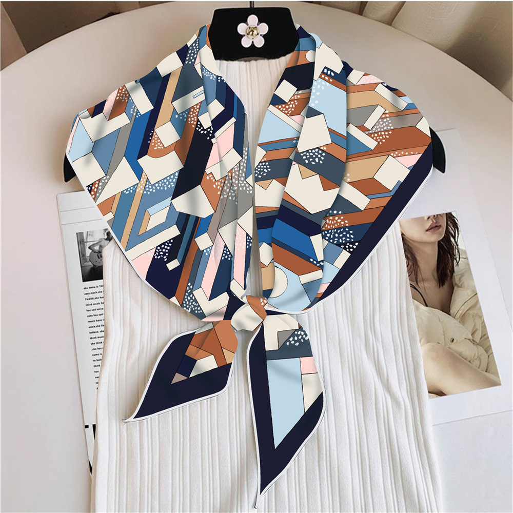 Large Triangle Shape Silk Scar - Luxury Bags Hong Kong 评论和价格