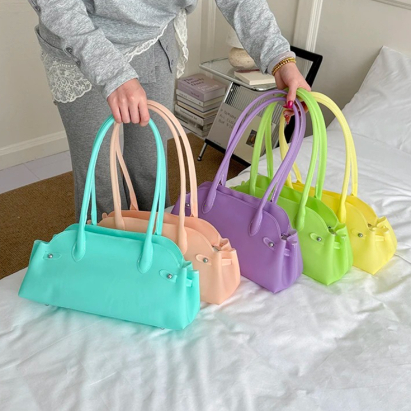 Women's PVC Solid Color Short  - Luxury Bags Coach 评论和价格