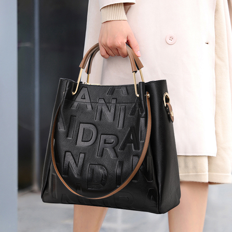 Women's Shoulder Bag Quiet Lux - Luxury Bags Quiet 评论和价格