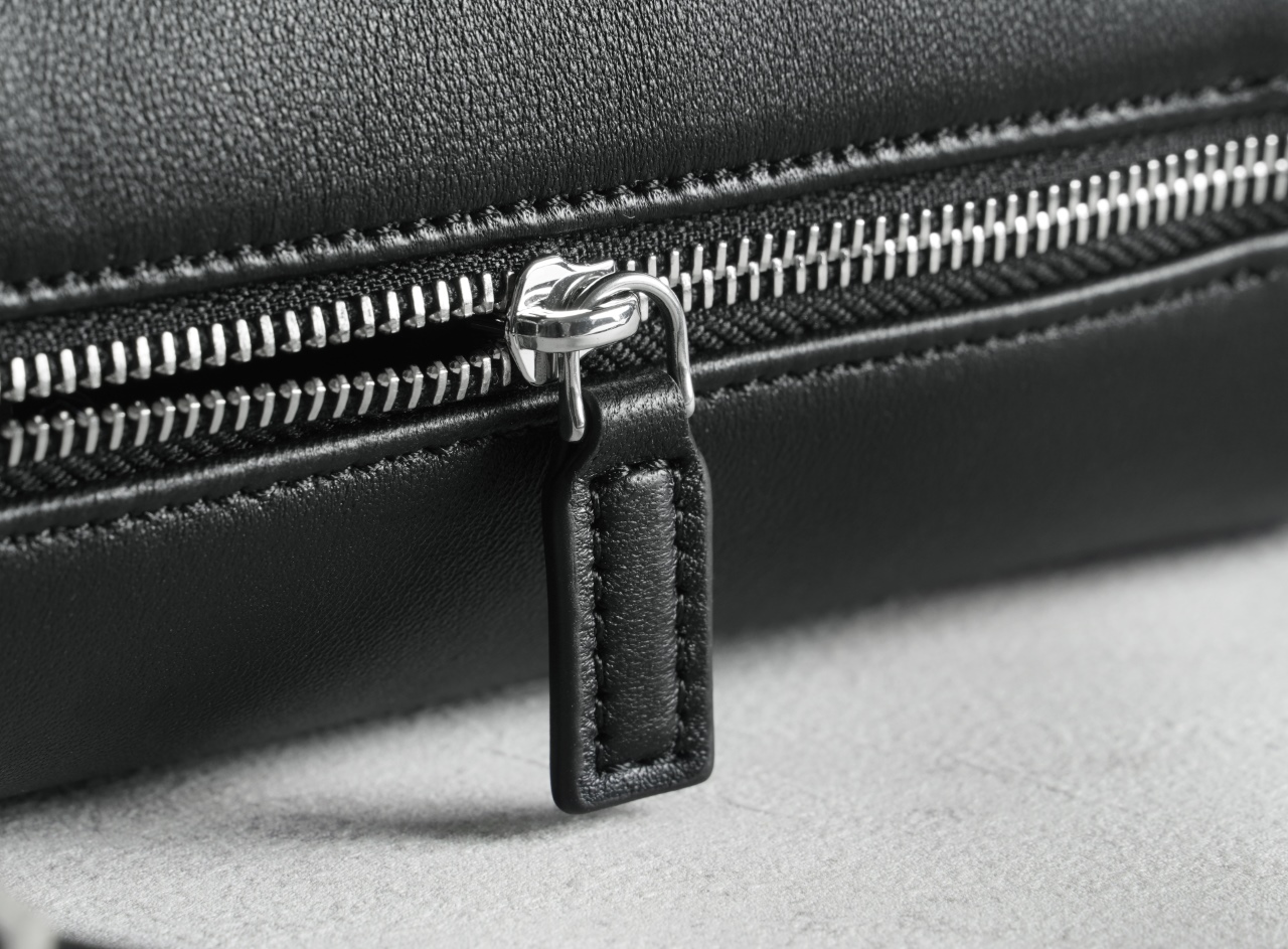 Women's Minimalist East-West L - Luxury Bags Quiet 评论和价格